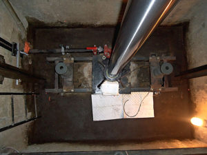 Hydraulic elevator jacks like this one move the elevator up and down.
